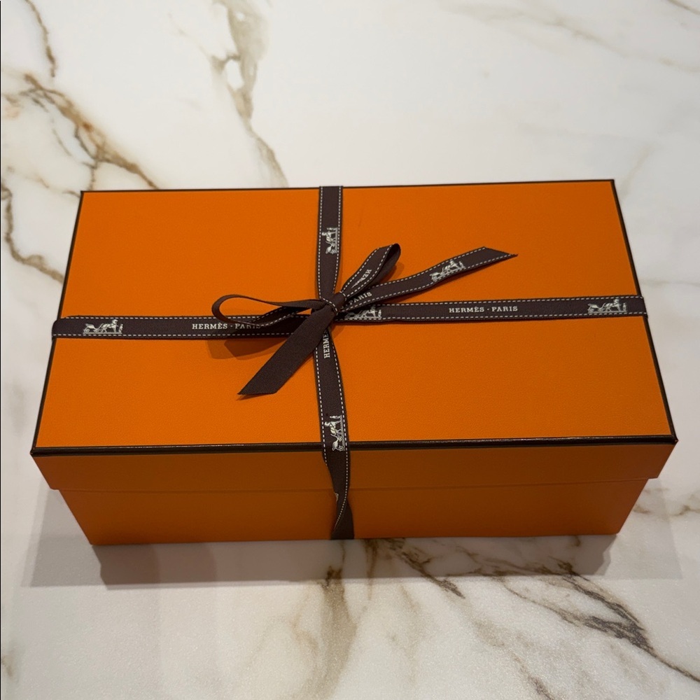 Hermès Orange Gift Box with Ribbon 11x6.5x4 - Picture 1 of 4
